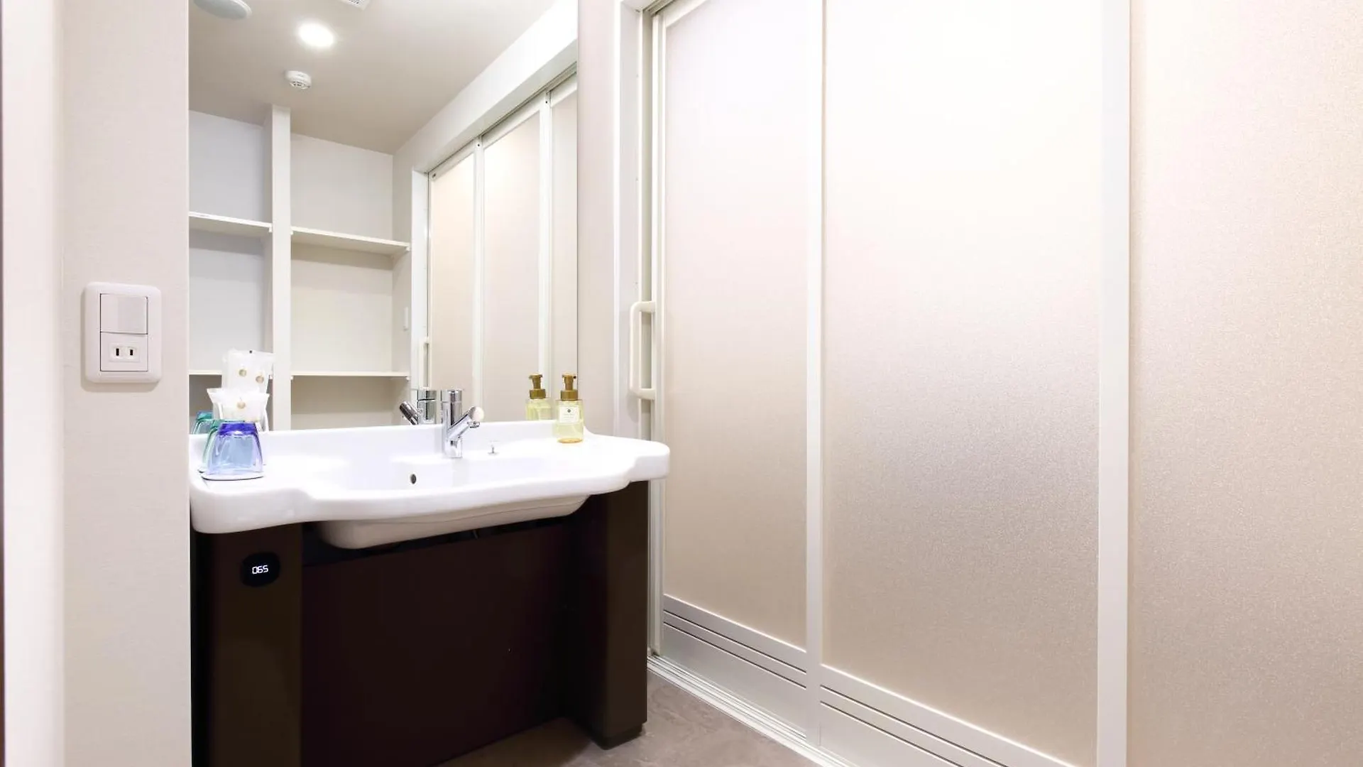 Luxcare Hotel 오사카 4*,